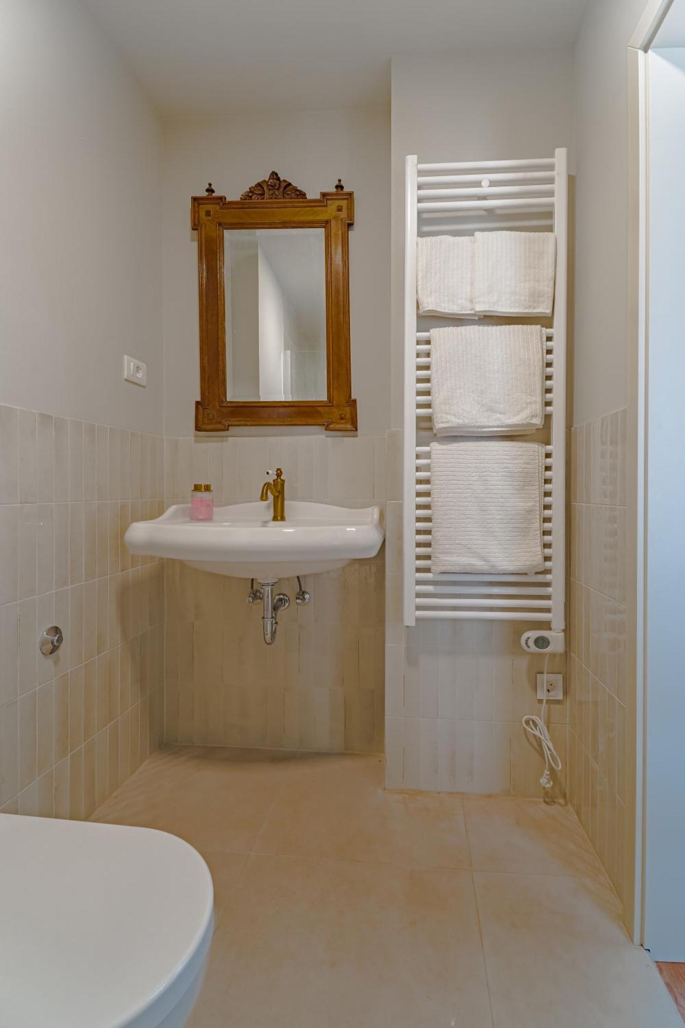 Upper Town Rooms Zagreb Bagian luar foto